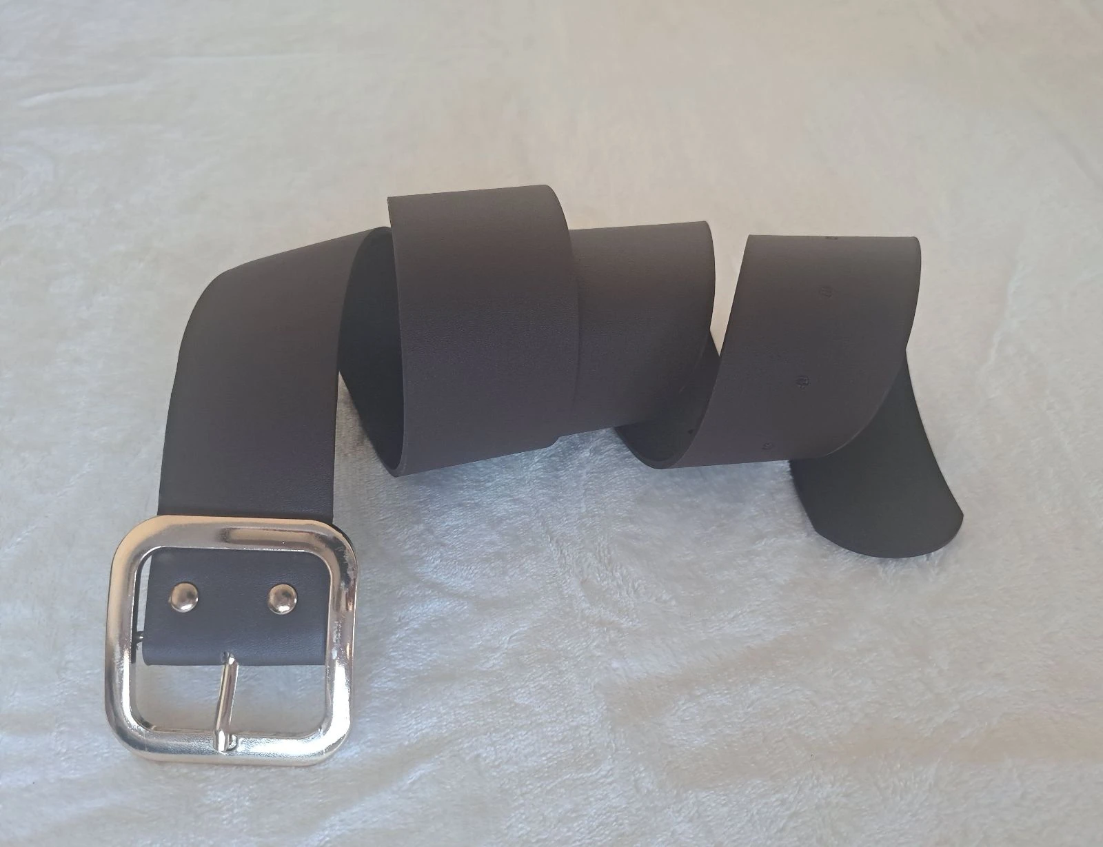 Essential Belt Pack • Black + Dark Brown • Faux Leather • Timeless Style – photo 4